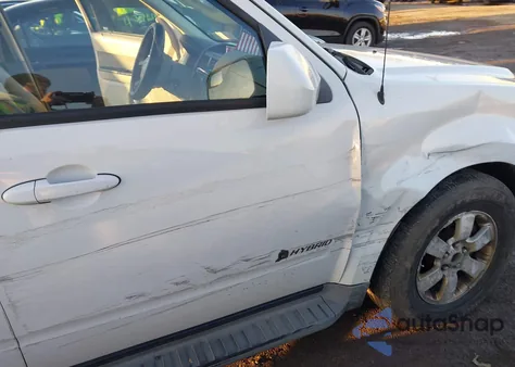 2010 Ford Escape Hybrid Limited z USA, uszkodzony, nr VIN 1FMCU4K36AKC29509